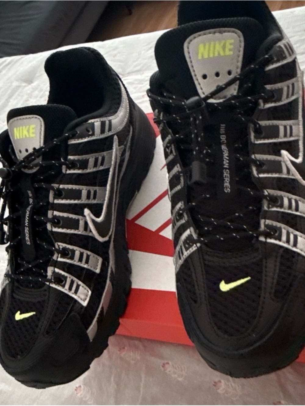 Nike Men’s Black Sneakers with Neon Yellow Accents